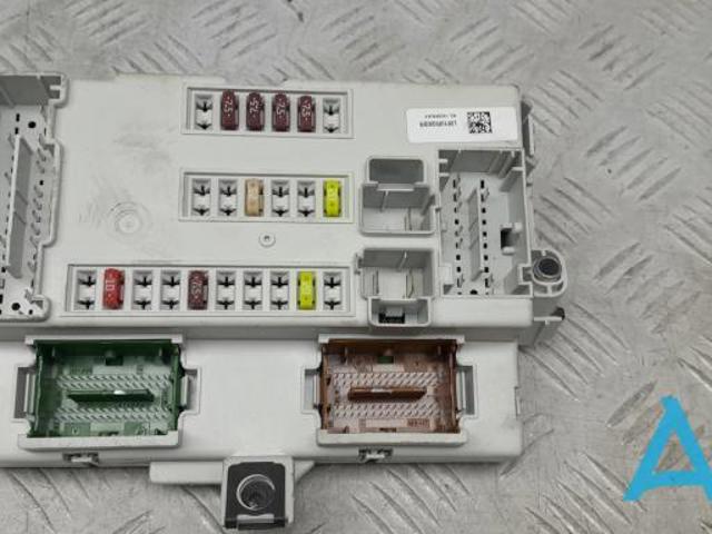 Панель предохранителей 68273255AC CHRYSLER