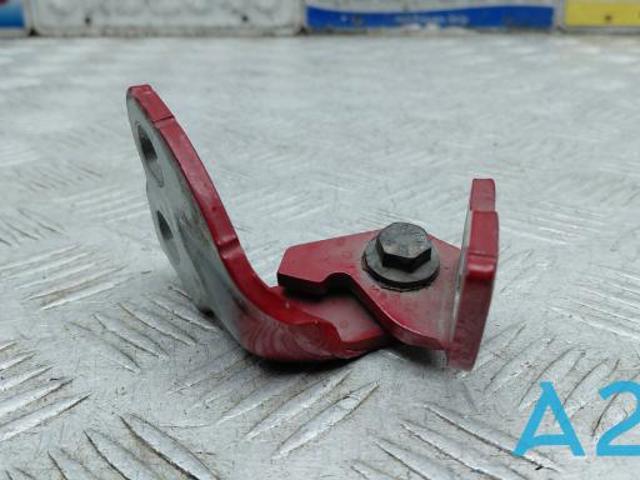 CHRYSLER 68306526AA Петля двери передней правой в наличии Харьков