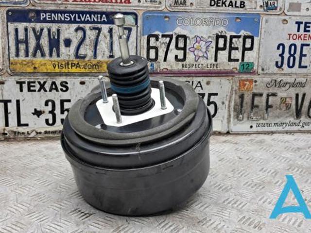 Вакуумный усилитель тормозов 68418189AA CHRYSLER