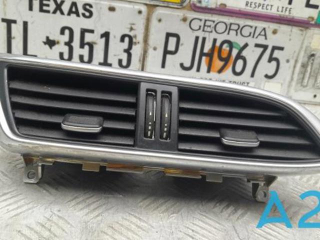 Решетка воздуховода 687505DF0A NISSAN