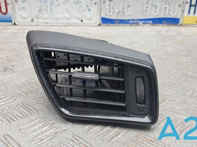 NISSAN 687606MA0A в наличии Полтава