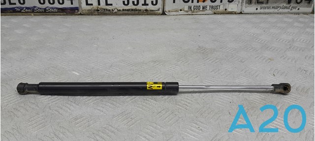 Амортизатор крышки багажника 6896076041 TOYOTA