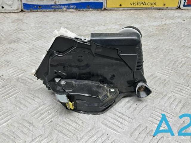 6904047110 TOYOTA Замок водительской двери купить в Харьков