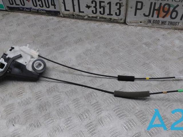 Замок двери задней правой 6905052250 TOYOTA
