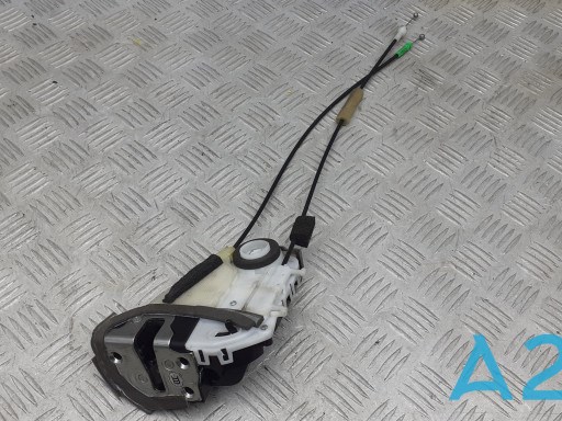 Замок двери задней левой 6906047070 TOYOTA