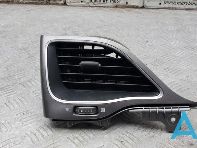 Решетка воздуховода левая 6SU741A5AA CHRYSLER