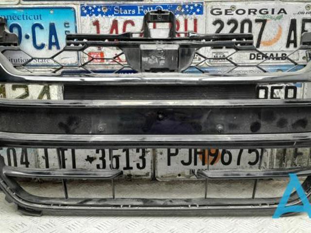 Решетка бампера переднего центральная 71111TVAA50 HONDA