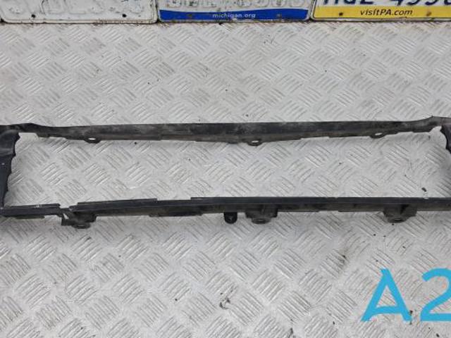 Решетка переднего бампера, центральная 71350TLAA01 HONDA