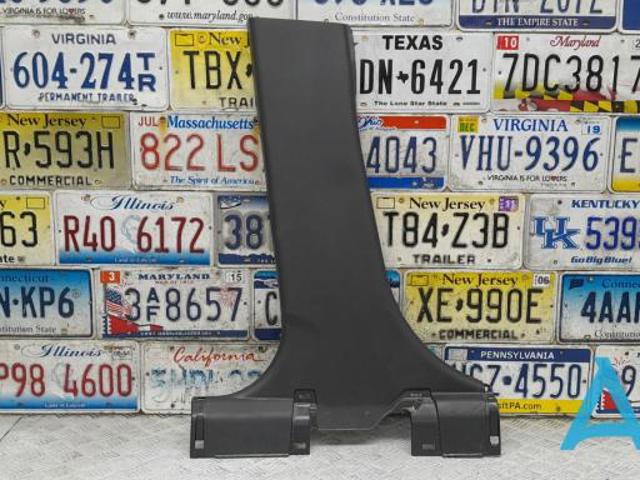 Обшивка стойки кузова внутренняя, средняя нижняя левая 7211A395XA MITSUBISHI