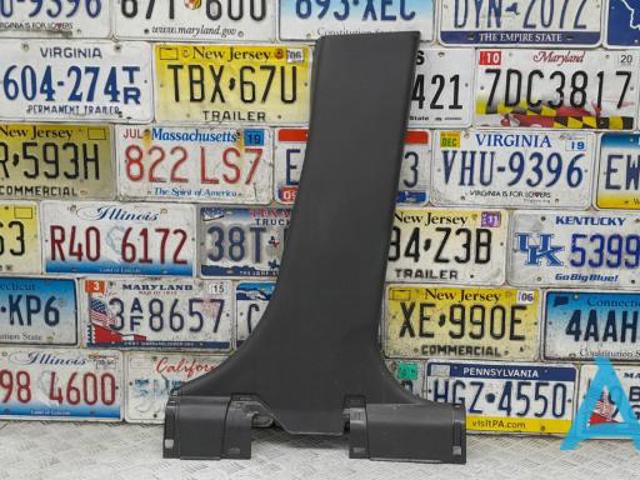 Обшивка стойки кузова внутренняя, средняя нижняя правая 7211A396XA MITSUBISHI