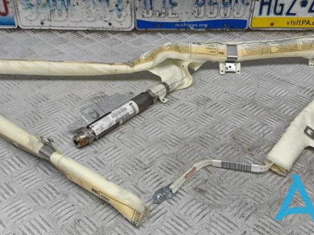Шторка боковая правая 72126979912 BMW