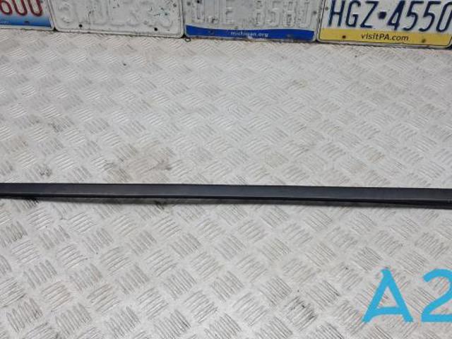Защитная накладка ветрового стекла правая 73152TRWA01 HONDA