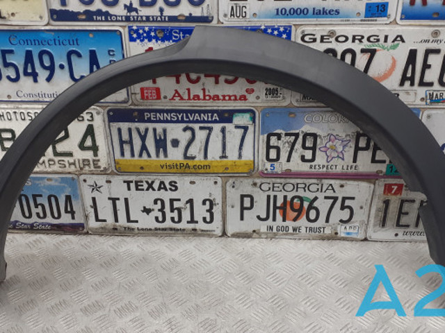 Молдинг арки колеса заднего, левый 7400A511 MITSUBISHI
