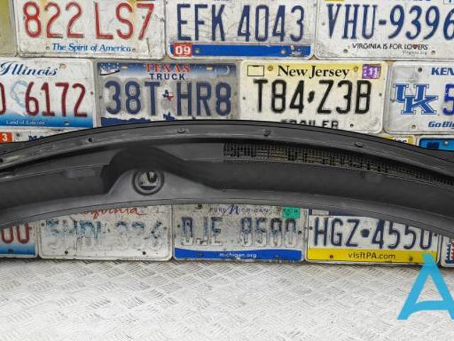 Водосток лобового стекла, жабо 7405A743 MITSUBISHI