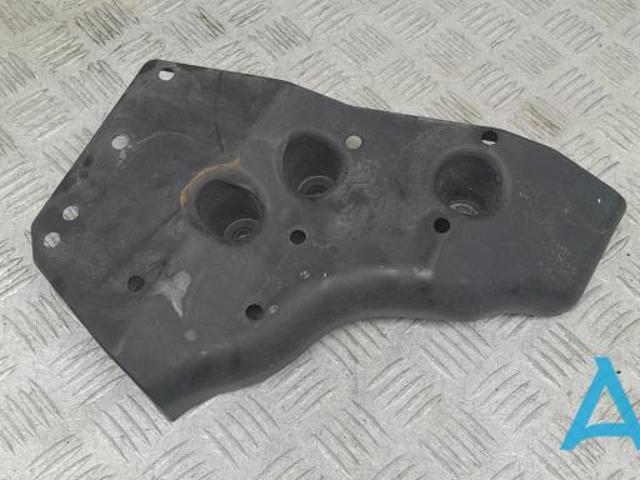 Защита днища, задняя правая 745866RR0A NISSAN