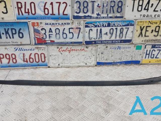 Защитная накладка переднего стекла правая 7553547020 TOYOTA