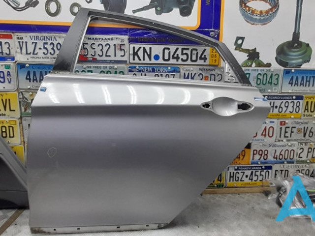 Задняя левая дверь 770034R000 HYUNDAI