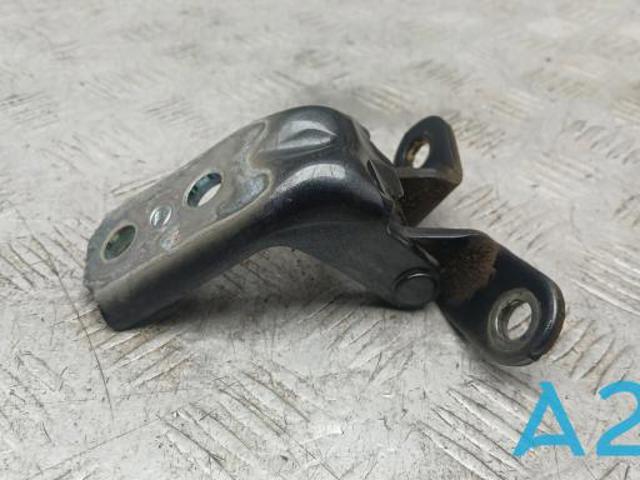 Петля передней двери левая 793102B010 HYUNDAI