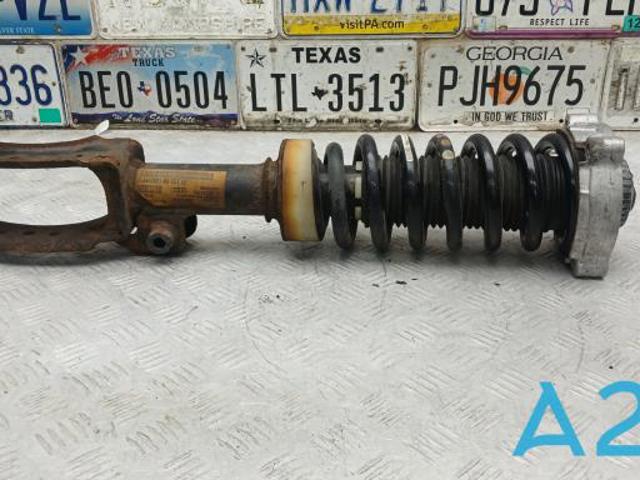 Амортизатор передней подвески левой 7L8413031K VAG