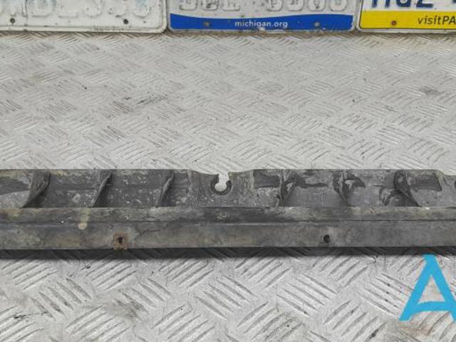 Кронштейн крепления защиты двигателя 7L8825195A VAG