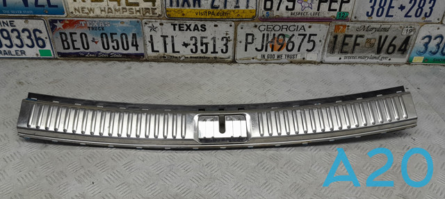 Накладка задней панели багажника 7P0863459F5R5 VAG