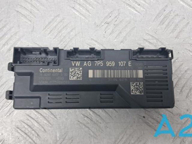 Блок управления открытия крышки багажника 7P5959107E PORSCHE