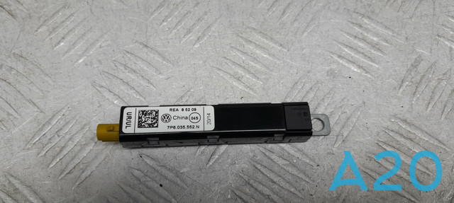 Усилитель сигнала антенны 7P6035552N VAG
