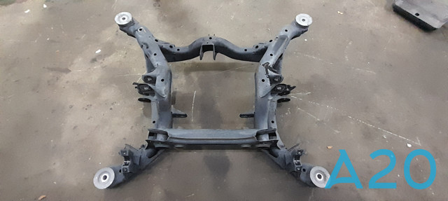 Балка задней подвески поперечная 7P6599030D VAG
