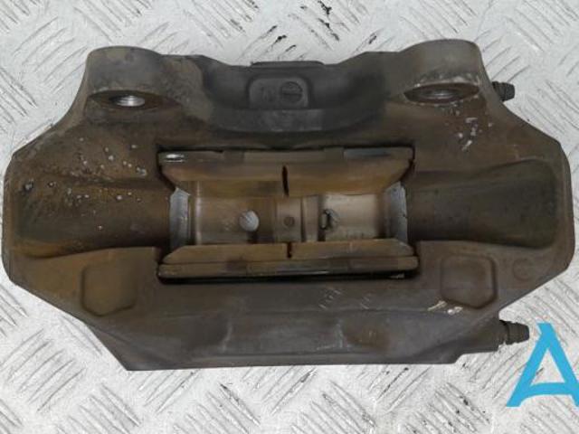 Суппорт тормозной, передний, правый 7P6615106AF VAG