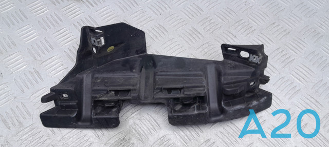 Крепление противотуманки правой 7P6807724 VAG
