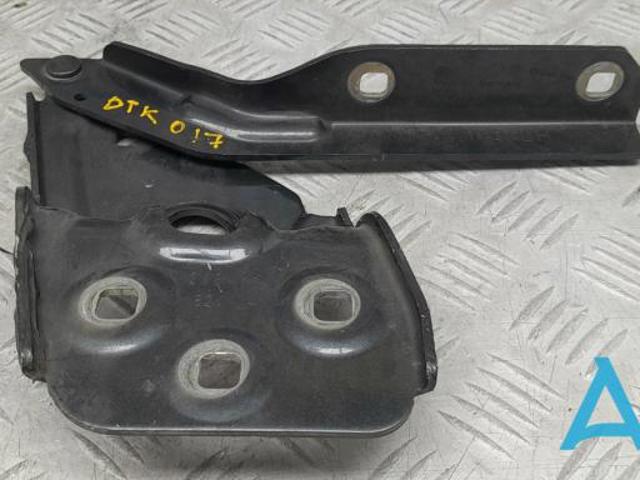 Левая петля капота 7P6823301 VAG