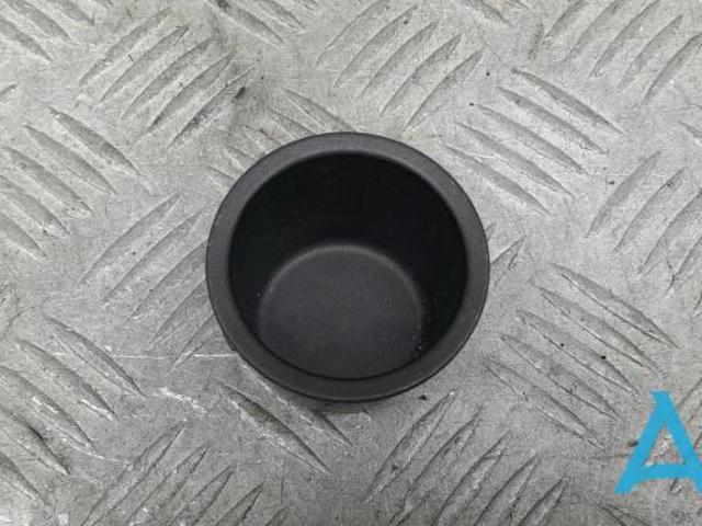 Пепельница центральной консоли 7P68648979B9 VAG