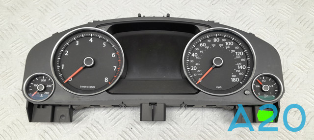Приборная доска 7P6920983 VAG