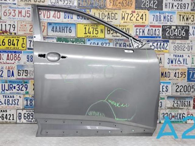 Пассажирская передняя дверь 801006RR0A NISSAN