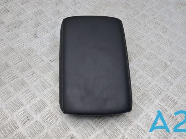 Подлокотник переднего сиденья 8011C445XA MITSUBISHI