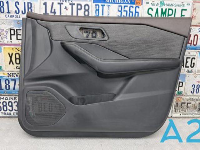 Карточка обшивки передней двери правой 809A06RR7A NISSAN