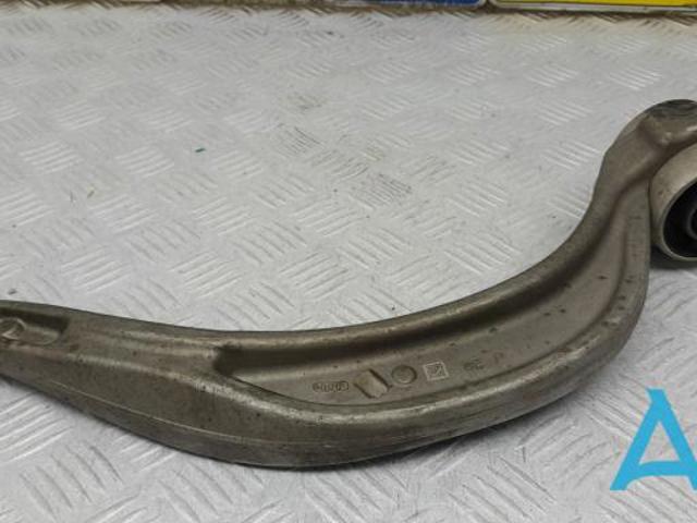 Левый рычаг передней нижней подвески 80A407693D VAG