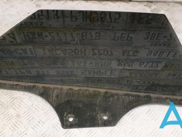 Стекло задней двери, правой 80A845206A VAG