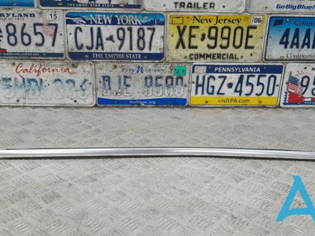 80A853284D3Q7 Уплотнитель стекла двери передней правой внешний (планка) купить Павлоград