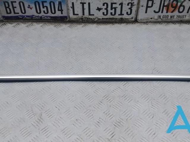 Уплотнитель стекла задней правой двери внешний 80A8537643Q7 VAG