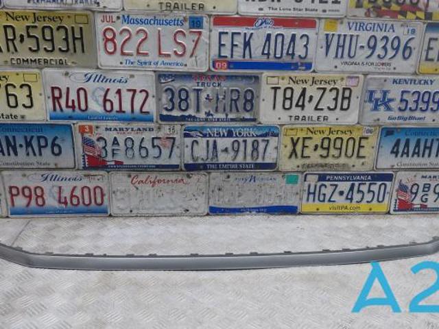 Молдинг заднего бампера, центральный 80A8537653Q7 VAG