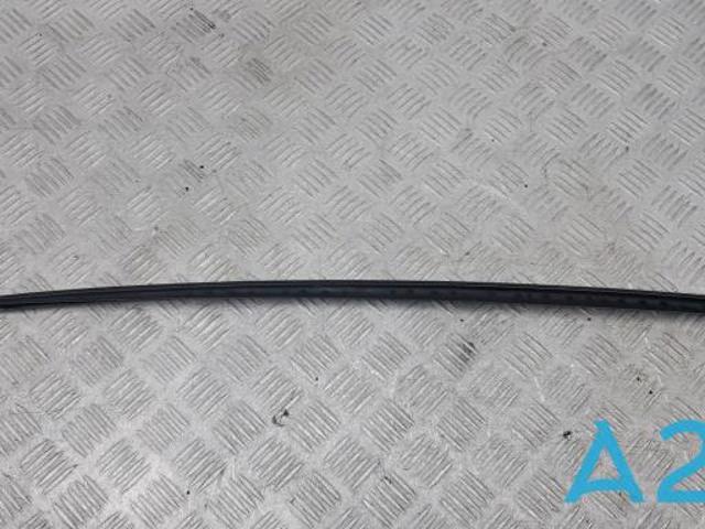 VAG 80A854327B9B9 Молдинг лобового стекла левый в наличии Тернополь