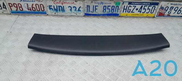Обшивка-облицовка задней двери 81720GI000NNB HYUNDAI