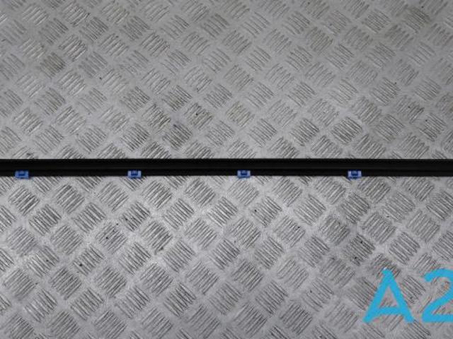 Молдинг опускного стекла двери передней, правой 82220G5000 HYUNDAI