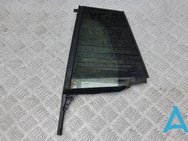 Стекло-форточка двери, задней, левой 822215DA0A NISSAN