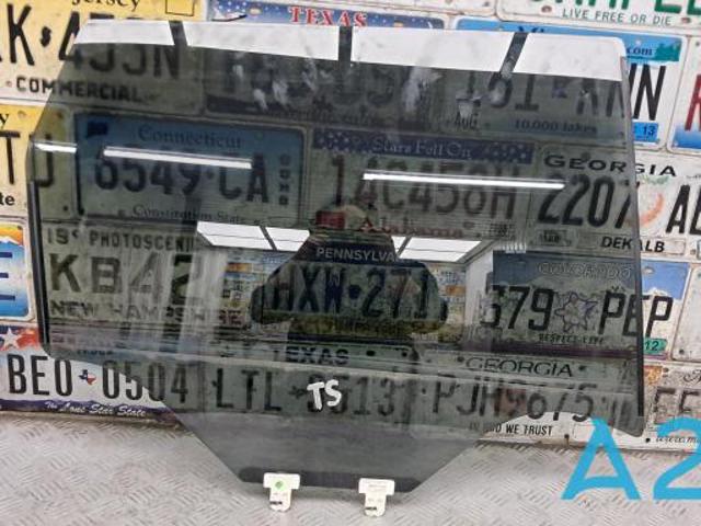 Стекло заднее правое 823006RR0A NISSAN