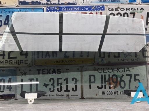 Стекло двери задней левой 823014RA0A NISSAN