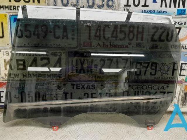 Стекло двери задней левой 823015AA0A NISSAN
