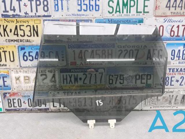 Стекло двери задней левой 823016RR0A NISSAN