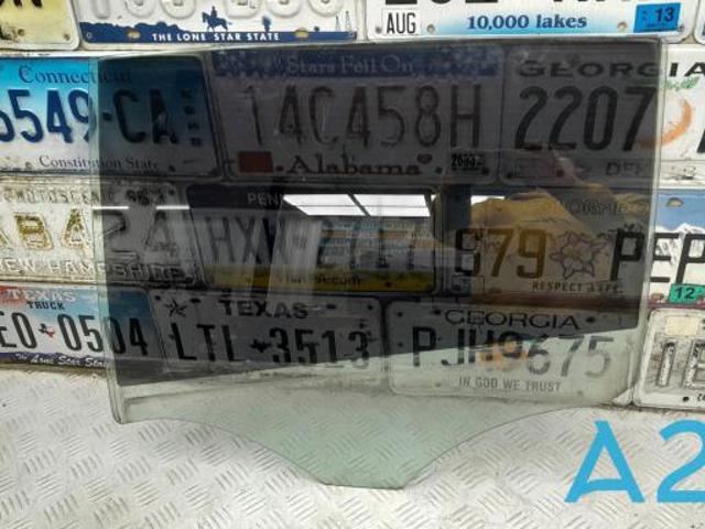Стекло двери задней левой 823135DA0A NISSAN